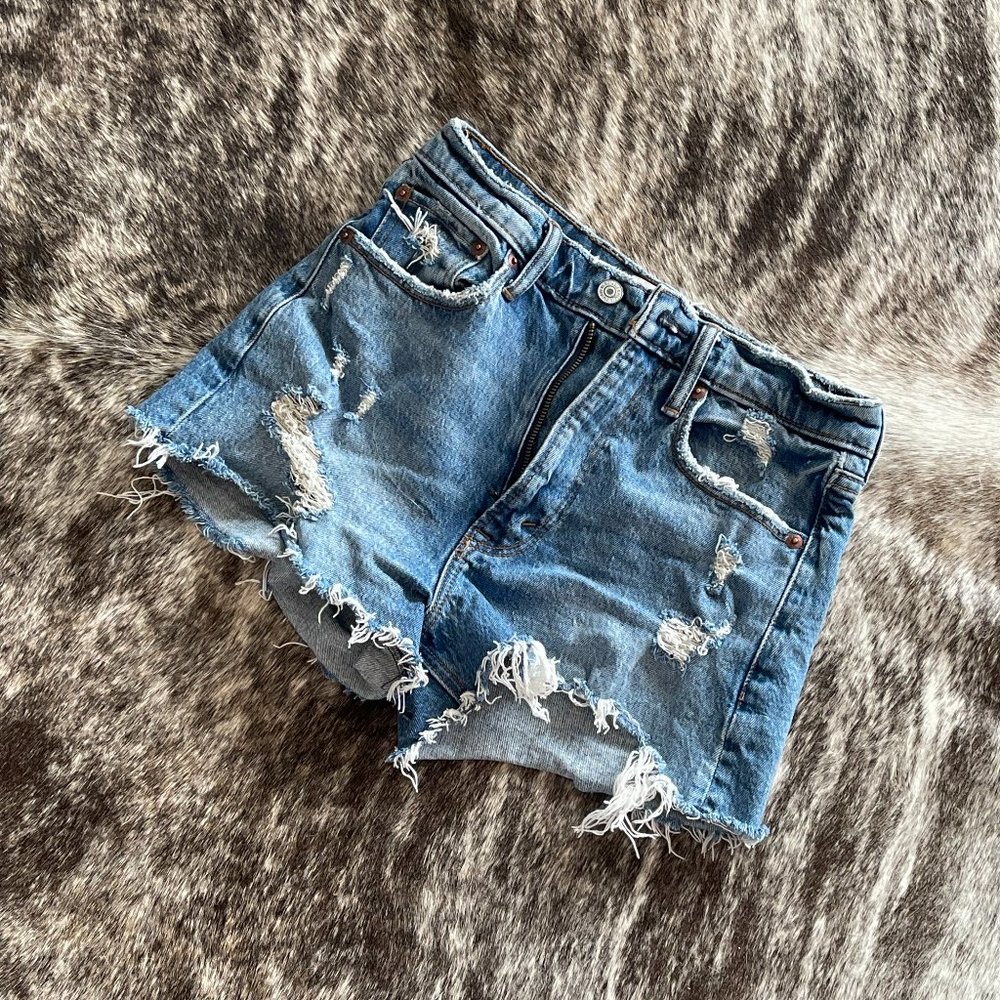 ABERCROMBIE Mom Short - SOLD